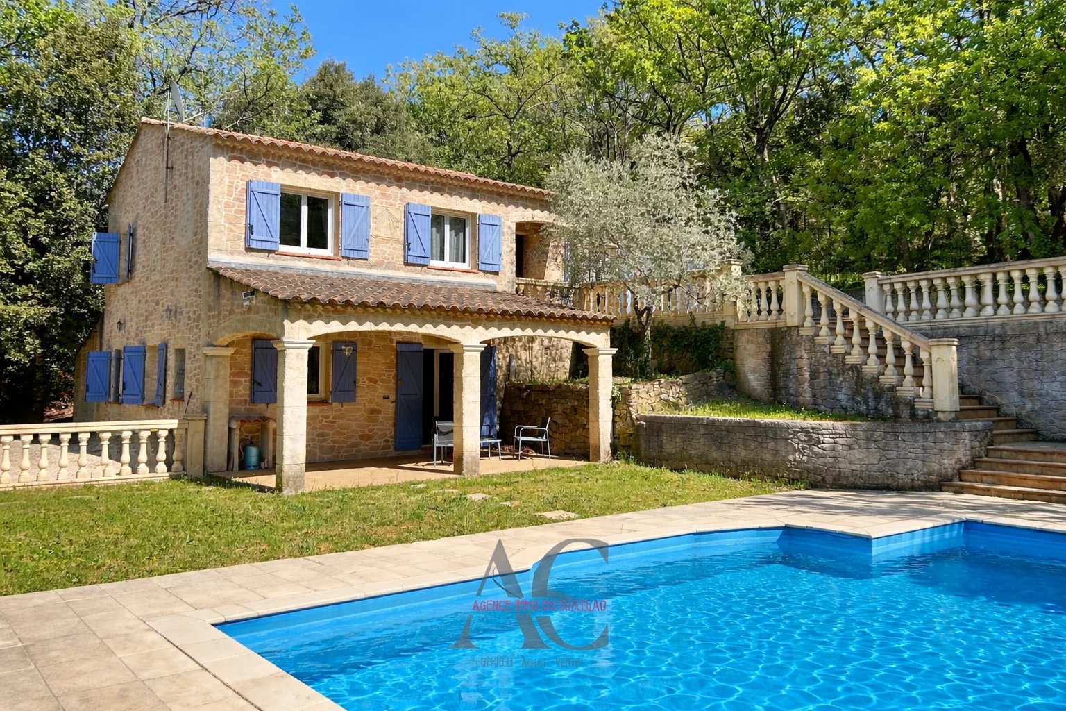 Maison-Villa - Sainte-Anastasie-sur-Issole