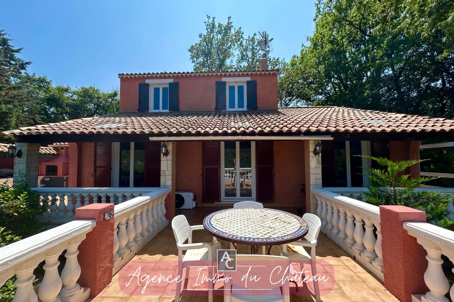 Maison-Villa - Sainte-Anastasie-sur-Issole
