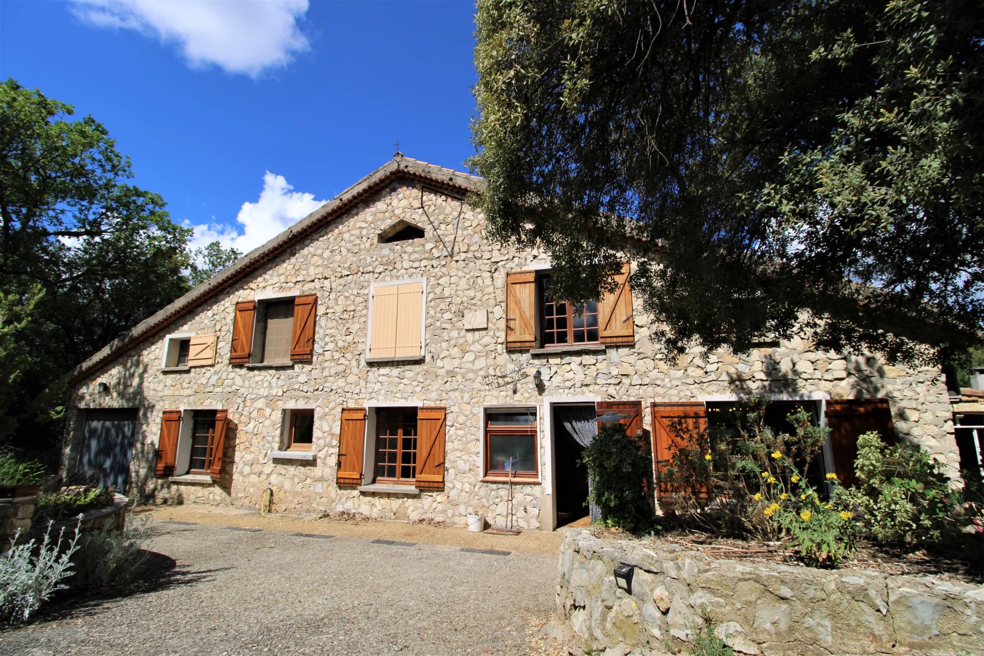 Vente Maison 190m² 11 Pièces à La Roquebrussanne (83136) - Agence Du Château