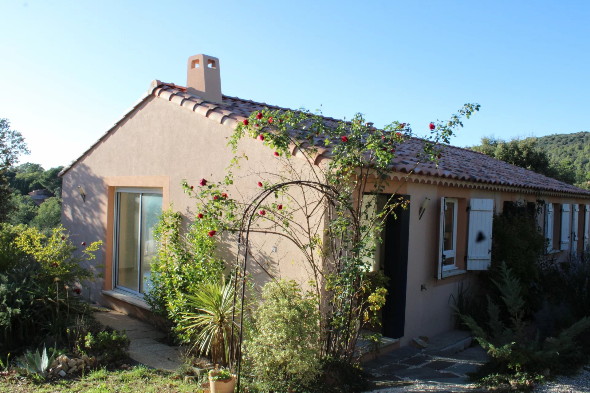 Maison-Villa - Sainte-Anastasie-sur-Issole