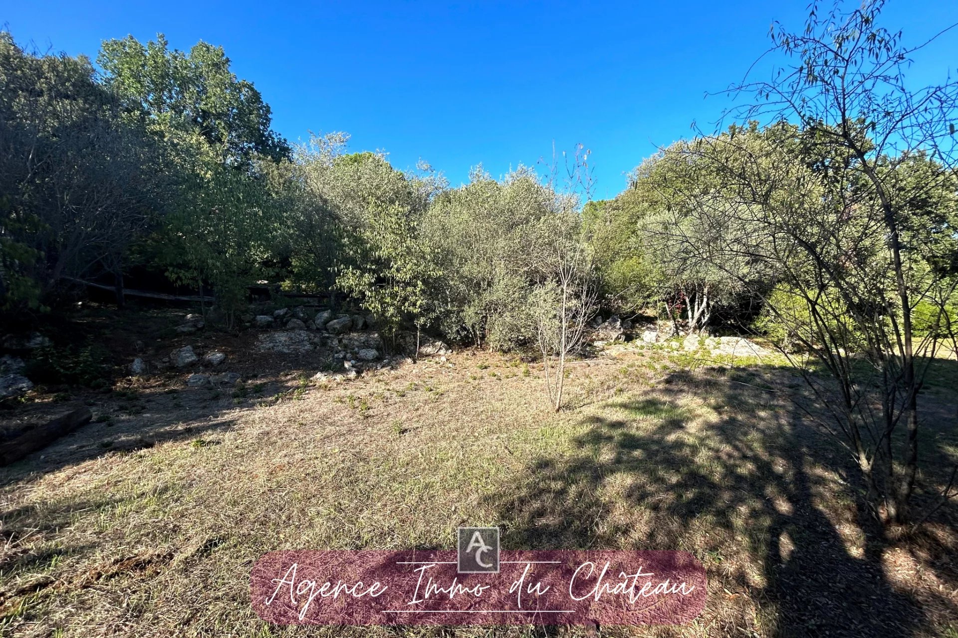 Land - Camps-la-Source