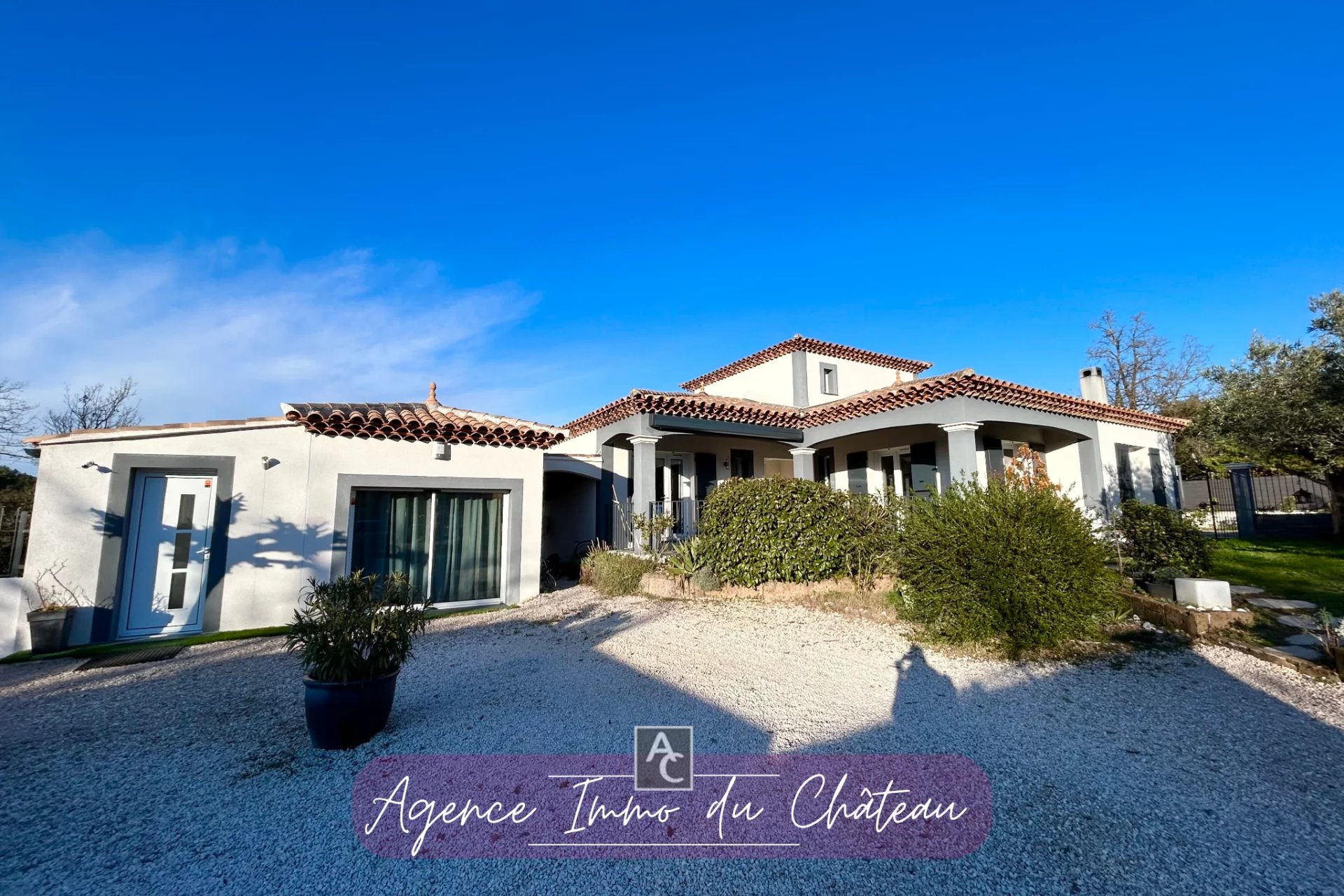 Maison-Villa - Forcalqueiret