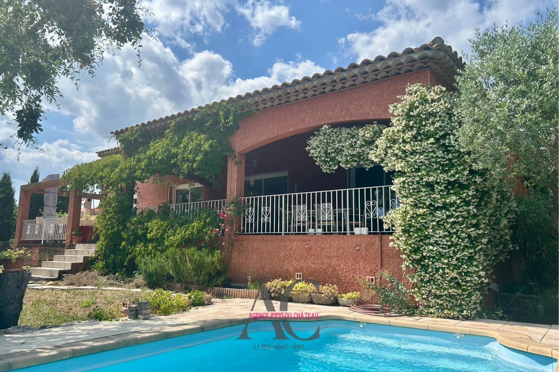 Maison-Villa - Forcalqueiret